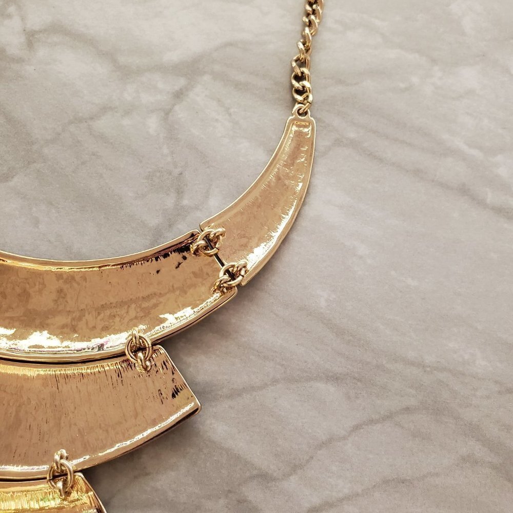 💖 White House Black Market Hammered Gold Tiered Snake Chain Tassel Necklace 💖 - Picture 12 of 16